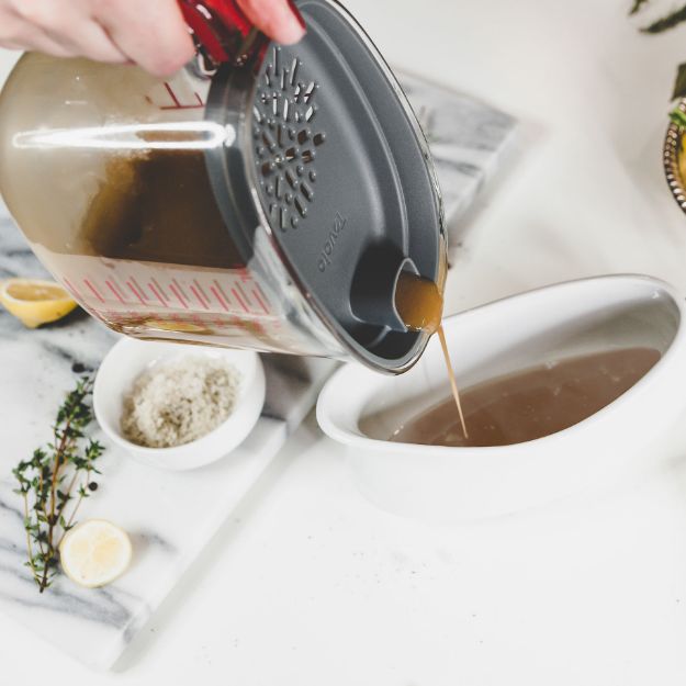Gravy Strainer & Fat Separator (4-Cup Capacity)-Charcoal