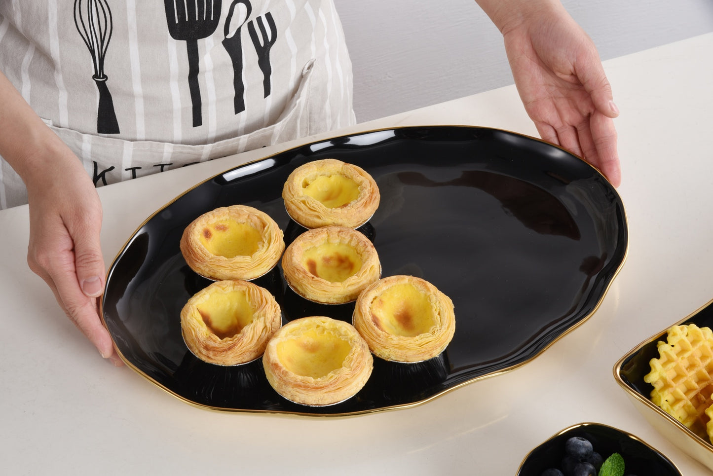 Oval Platter - Black/Gold