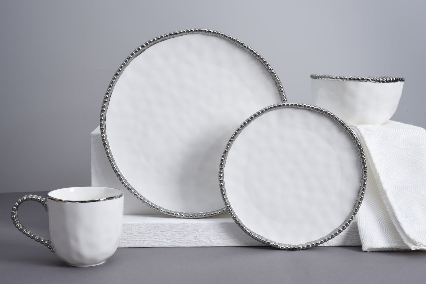 Round Dinner Plate - Set the Table